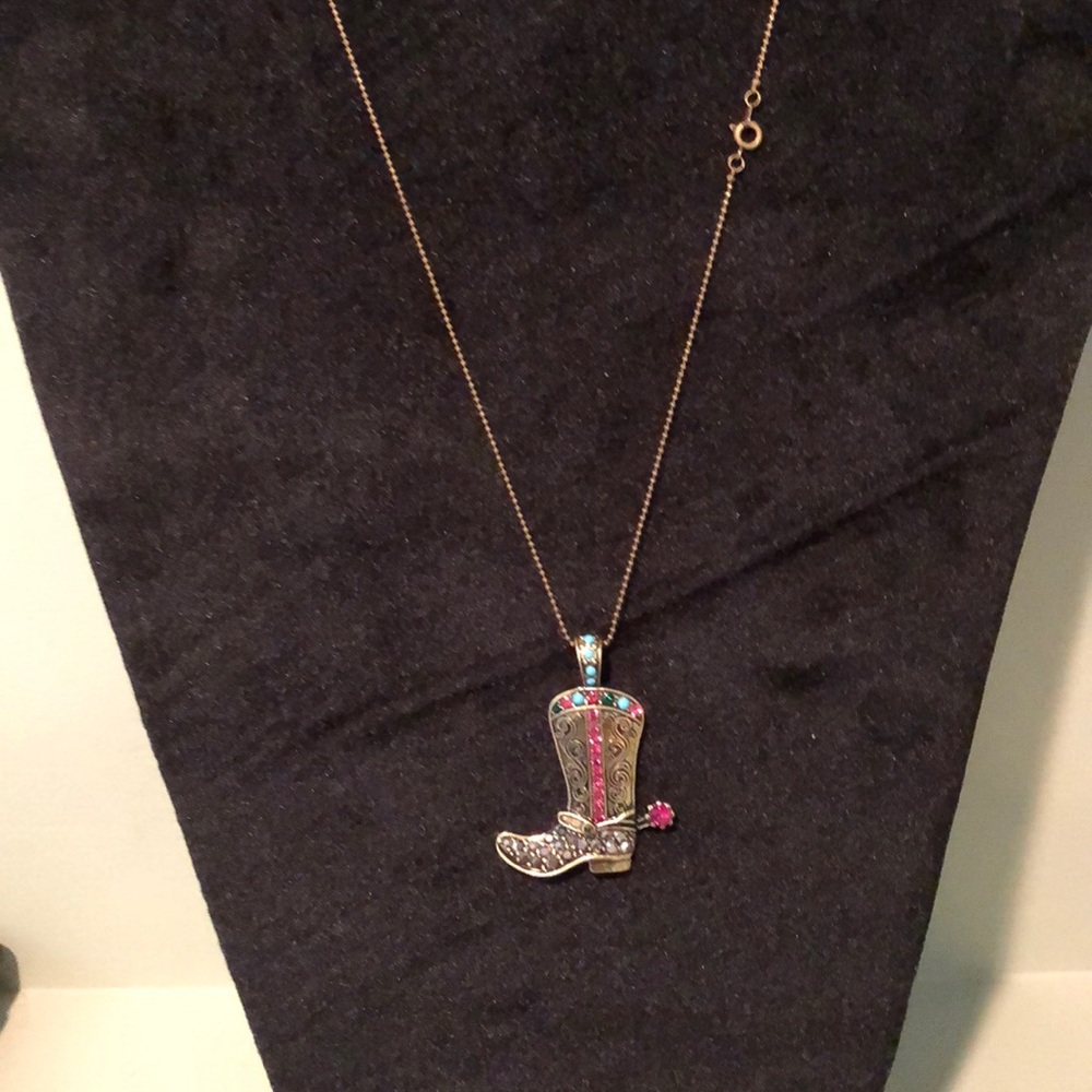 - Country Boot Necklace - Picture 4 of 5